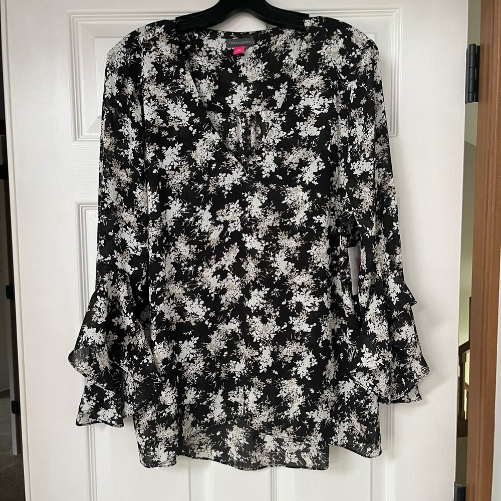 NWT Vince Camuto Floral Blouse Size L